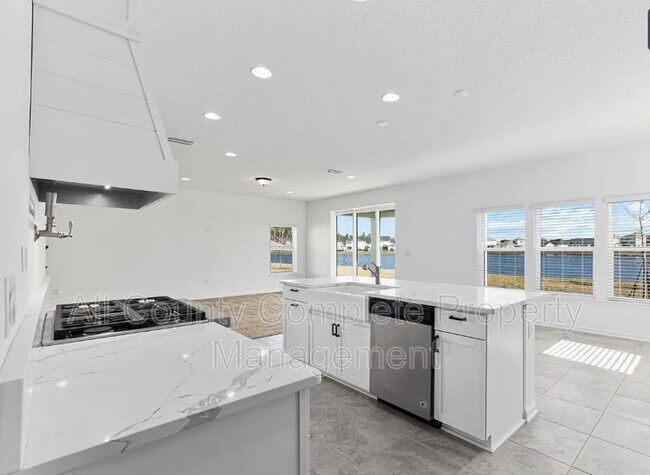 Building Photo - 374 Ness Cir