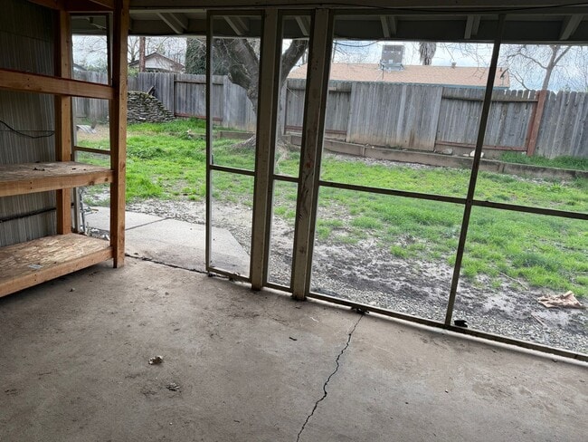 Building Photo - Remodeled 3 bedroom 1 bath house