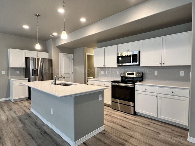 Building Photo - 7839 Lathrop Vw