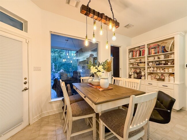 Building Photo - 15318 Beecham Dr