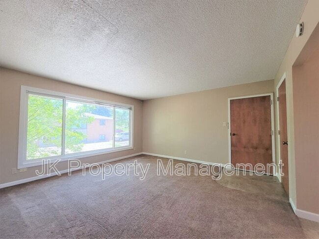 Building Photo - 4609 5th Ave S