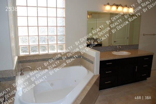 Building Photo - Blenman Elm 4 Bed 3 Bath Custom Home