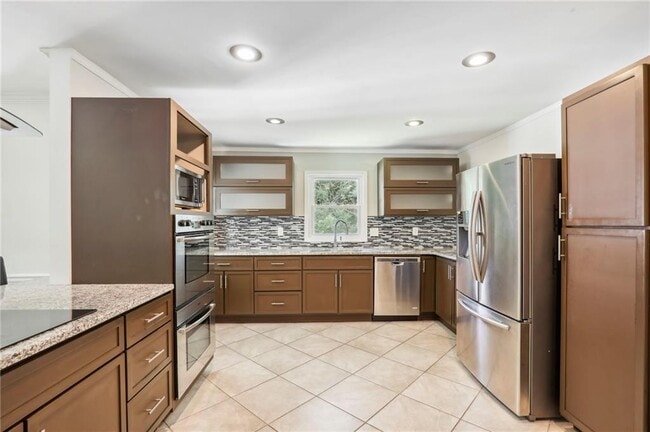 Building Photo - 4935 Cambridge Dr