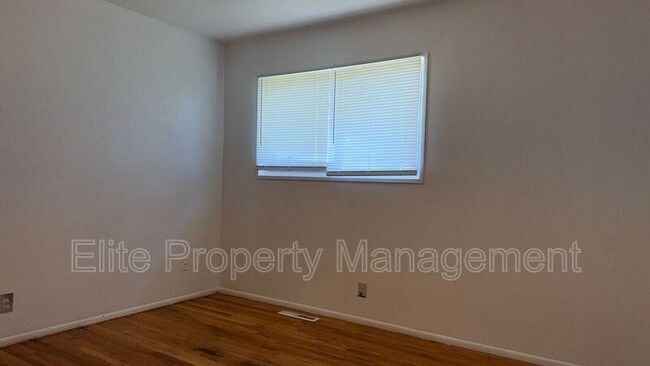 Building Photo - 2870 Aster St