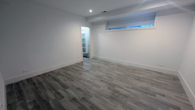 Building Photo - 1445 W Fry St