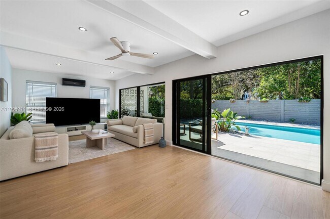 Building Photo - 696 NE 67th St