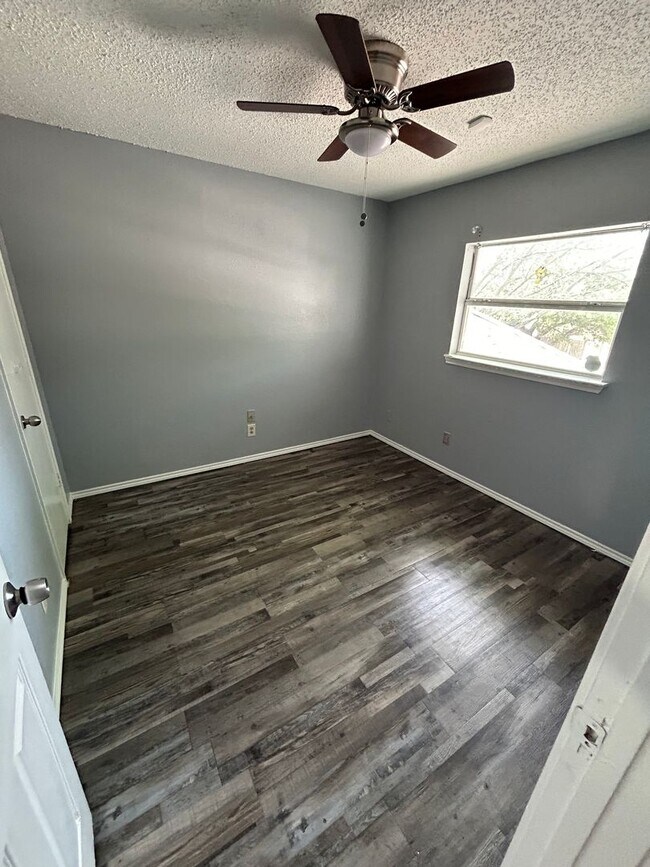 Building Photo - 2648 Pinta Cir