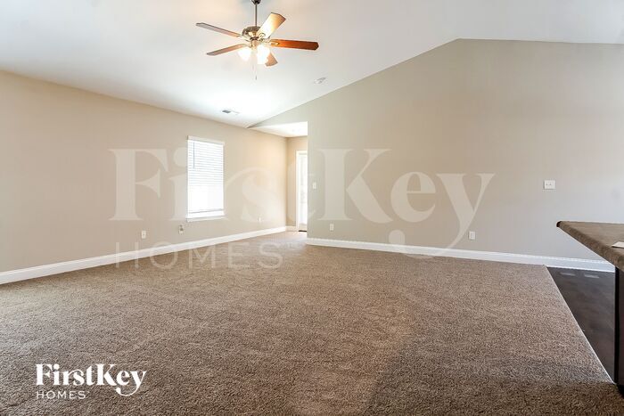 Building Photo - 2043 Village Ridge Cir