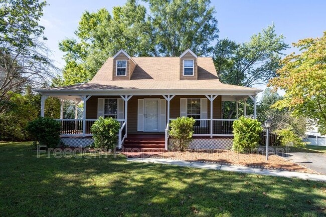 Primary Photo - 5685 Roundtree Dr