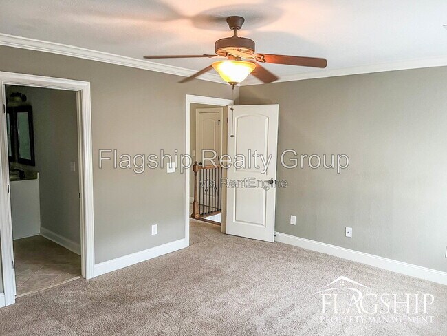 Building Photo - 2015 Leighton Dr
