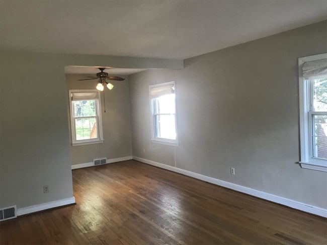 Building Photo - 2604 N Winchester St