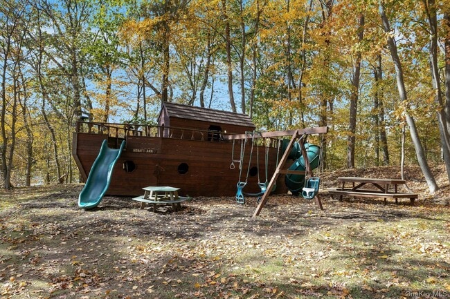 Building Photo - 16 Old Wagon Rd