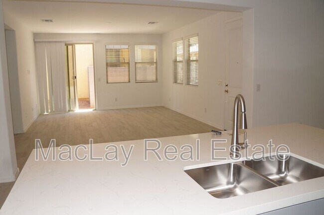 Building Photo - 3809 N 100th Dr