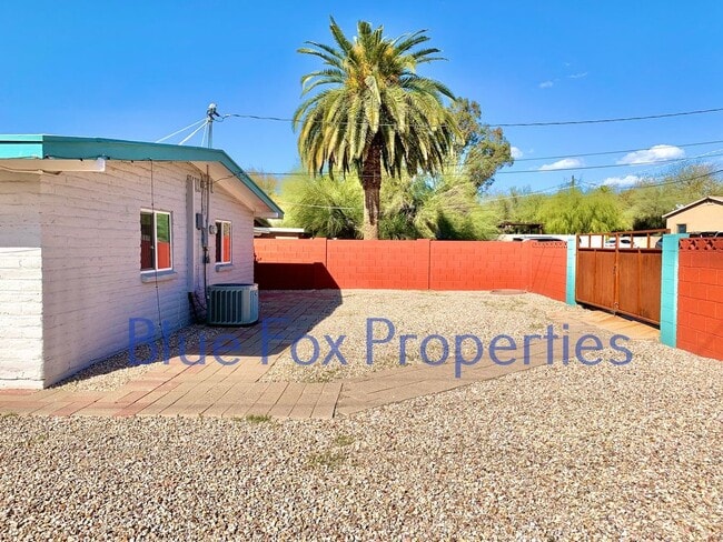 Building Photo - 602 N Palo Verde Blvd