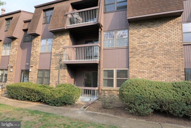 Building Photo - 1914 Old Stone Mill Dr