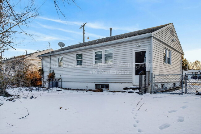 Building Photo - 9770 Scottdale Dr