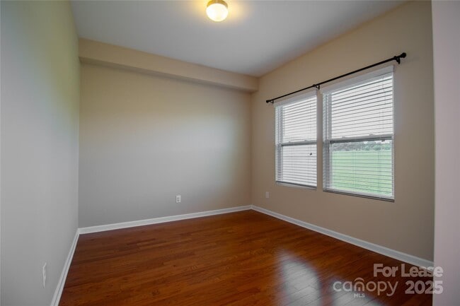 Building Photo - 824 Summerlake Dr