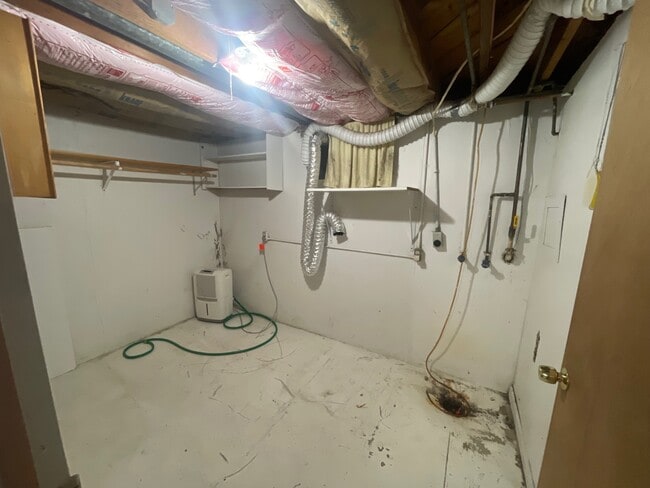 Building Photo - 2401 Brockman St