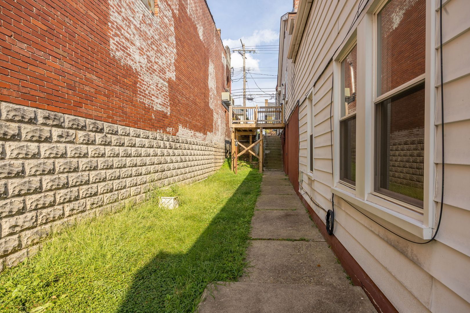 Building Photo - 2040 Brownsville Rd