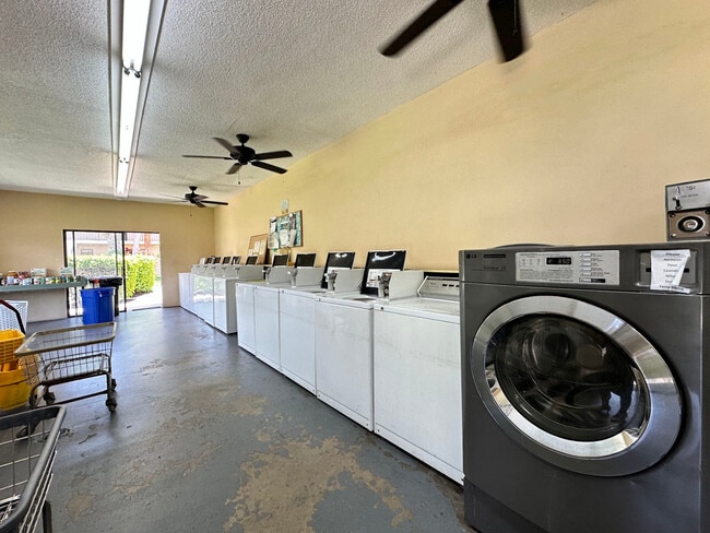 Building Photo - 1041 SE Monterey Rd