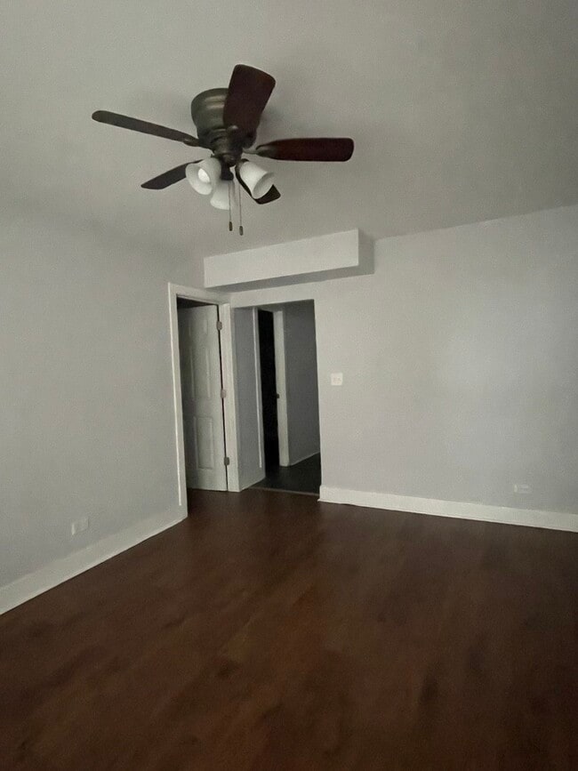 Building Photo - 851 N Mozart St