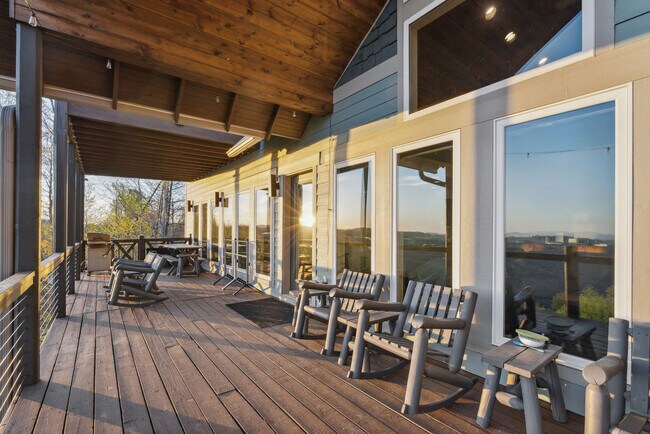 Building Photo - 140 Mystic Ridge Dr