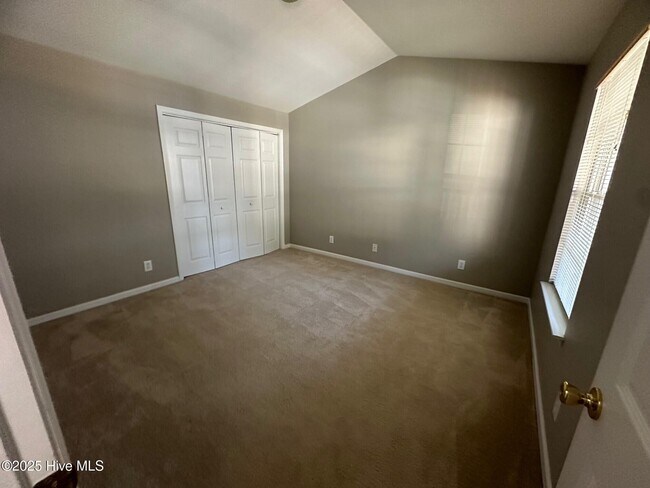 Building Photo - 2217 Locksley Woods Dr