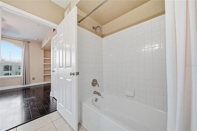 Building Photo - 204 E South St