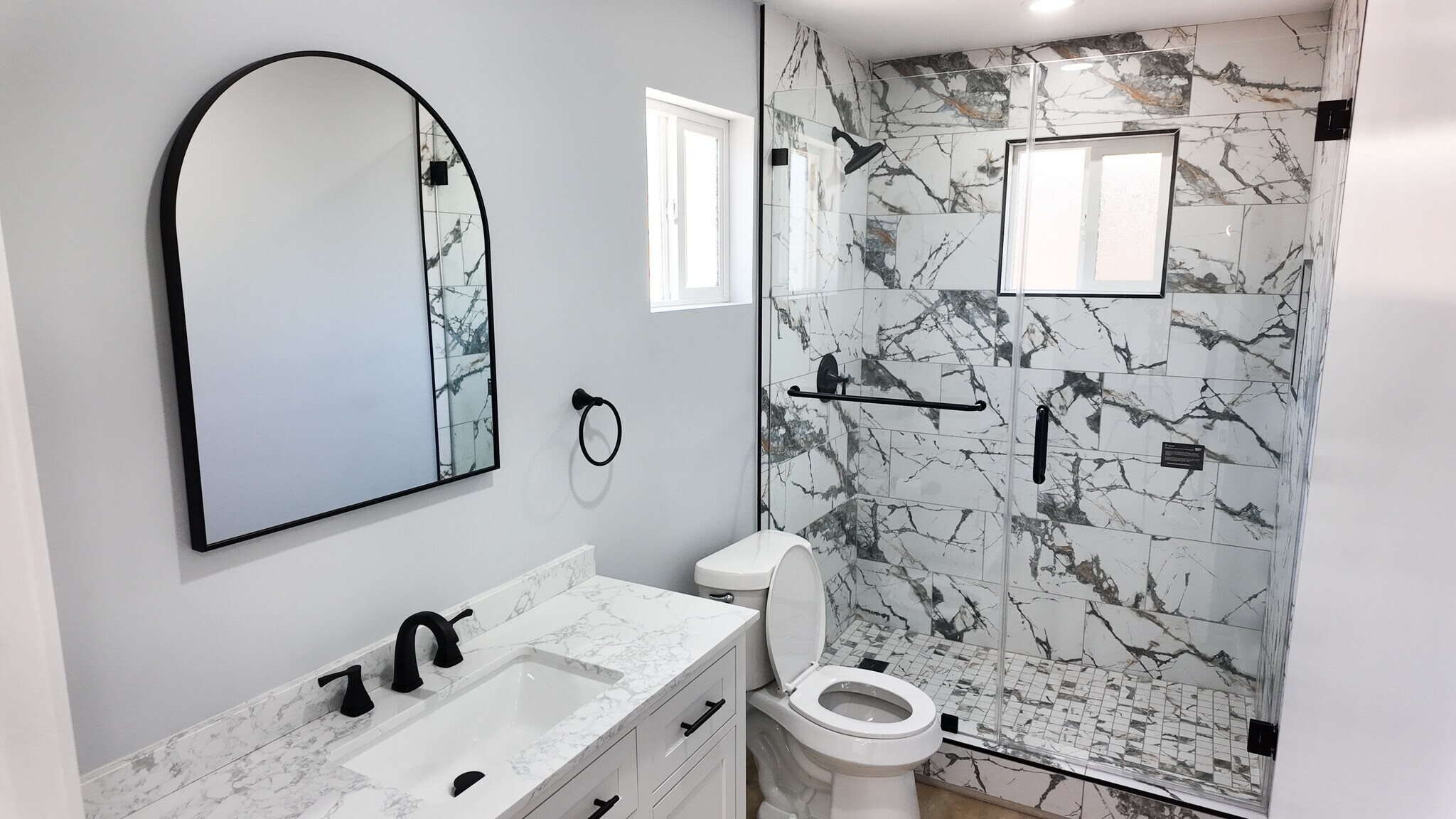 Building Photo - 4440 Stewart Ave