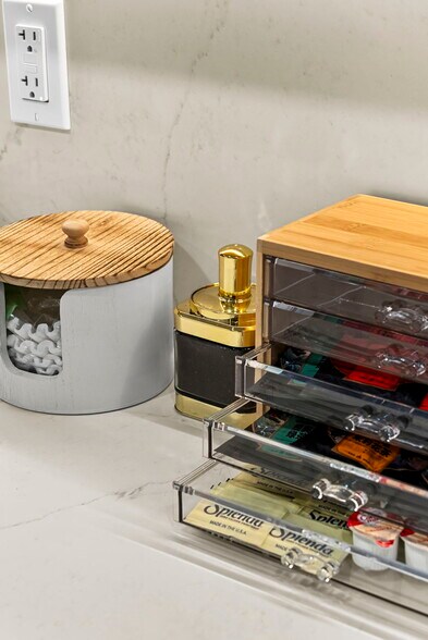 Building Photo - 1566 Beacon St