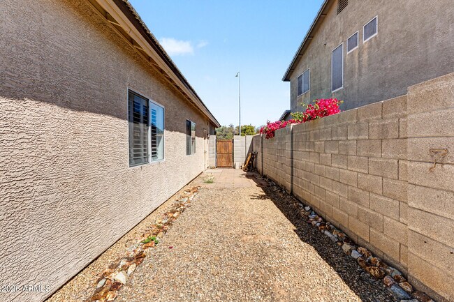 Building Photo - 8373 W Mary Ann Dr