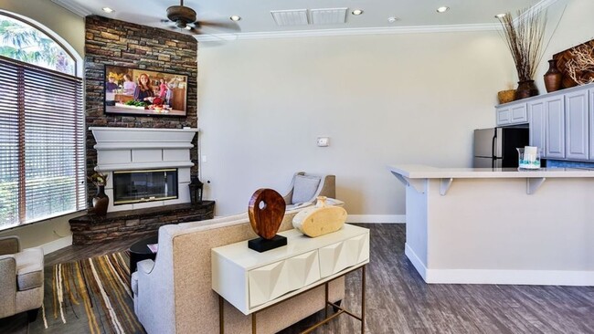 Building Photo - 3450 N Hualapai Way