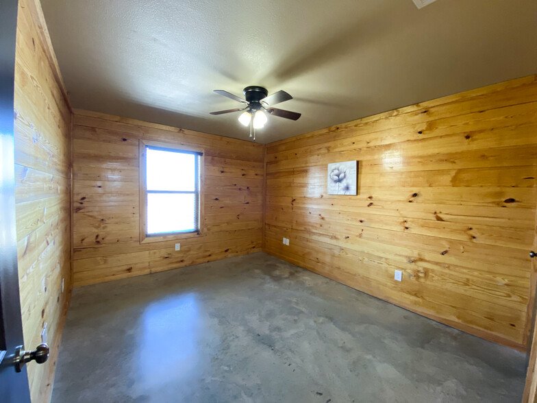Building Photo - 1517 County Road 706
