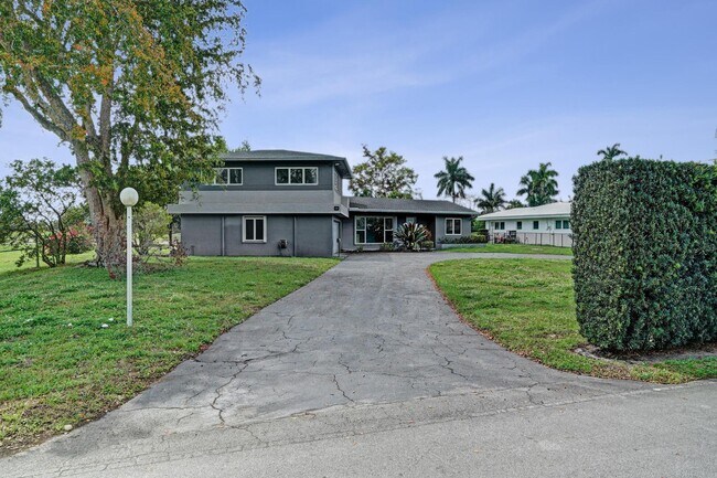 Building Photo - 6700 E Tropical Way