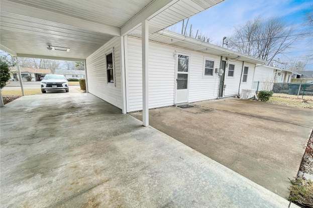 Building Photo - 3907 Memorial Dr