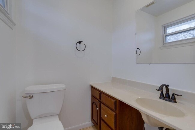 Building Photo - 8122 Truro Ct