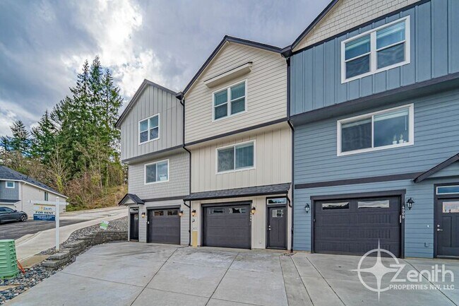 Building Photo - 4904 NE 2nd Ct