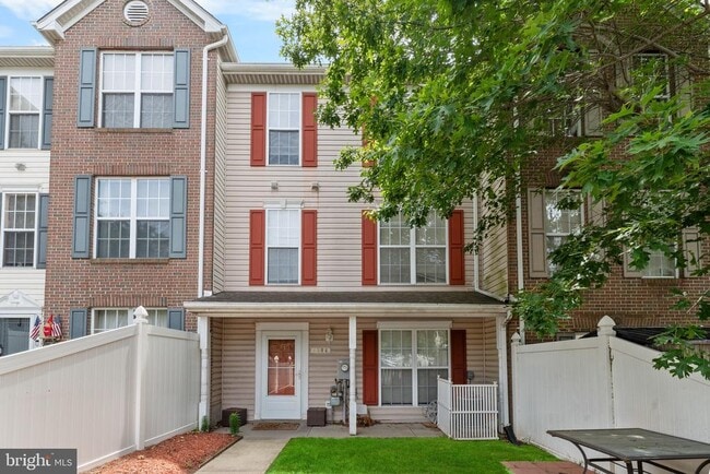 Building Photo - 1804 Watch House Cir S