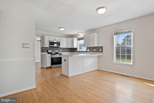 Building Photo - 21443 Hillary Ct