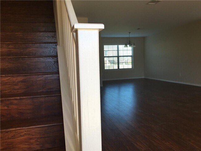 Building Photo - 524 Castebar Dr