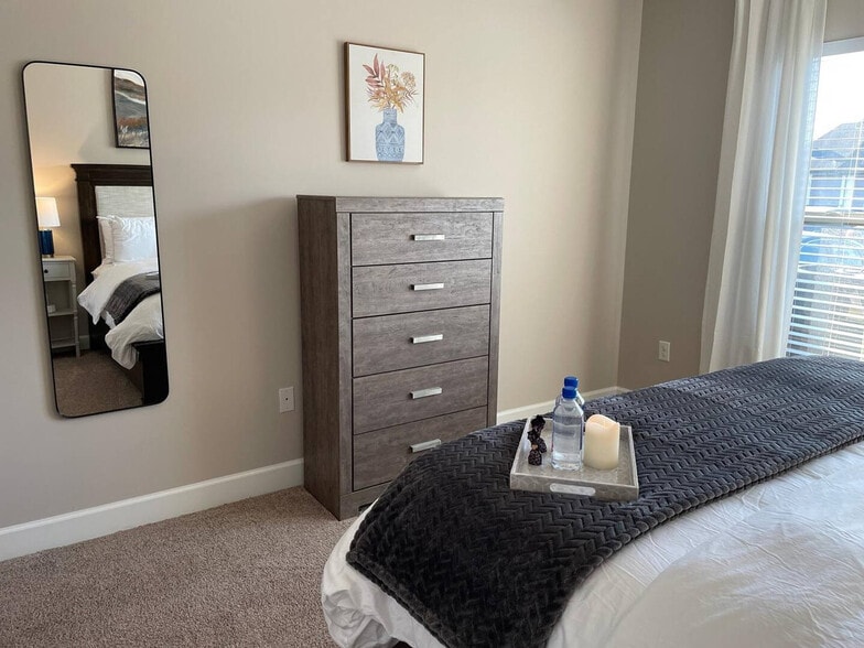 Building Photo - 740 Zumstein Ln