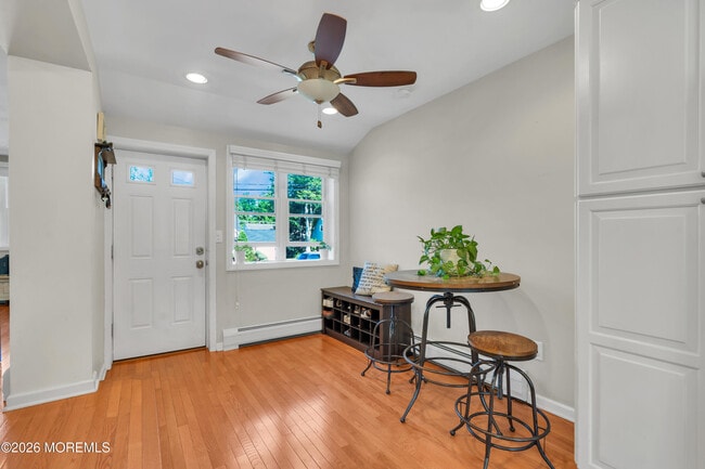 Building Photo - 519 Ryeside Ave