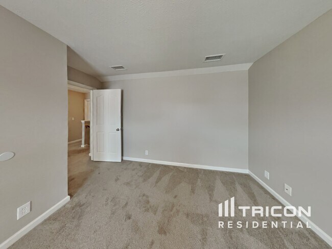 Building Photo - 820 Chickamauga Dr