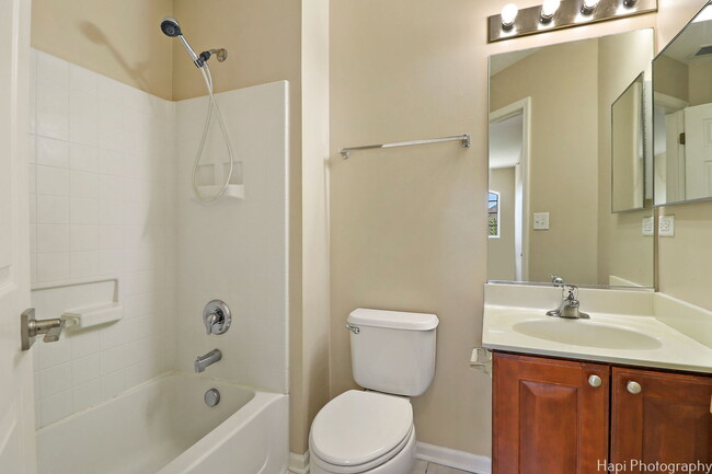 Building Photo - 719 Hanbury Dr
