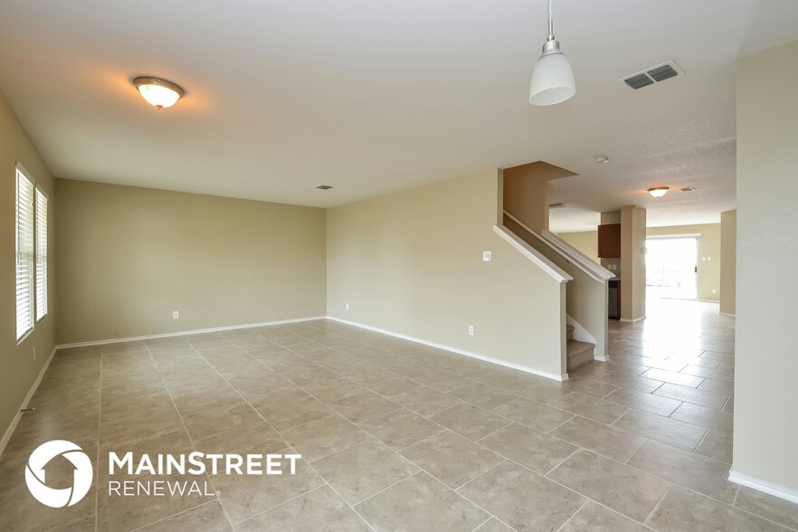 Building Photo - 7902 Mustang Canyon