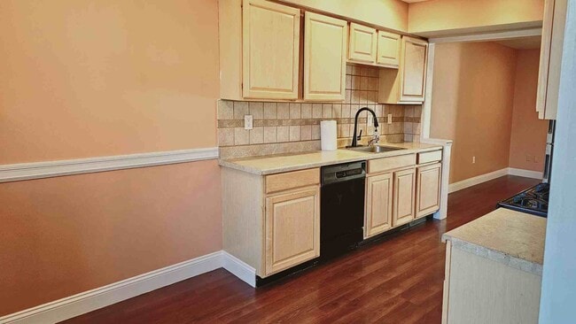 Building Photo - 37 Anderson Ct