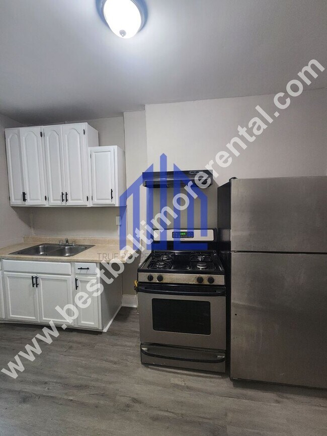 Building Photo - Spacious 3 Bedroom 2 Bathroom in East Baltimore