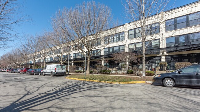 Building Photo - 1070 W 15th St