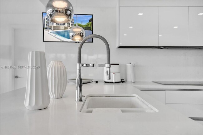 Building Photo - 900 NE Spanish River Blvd