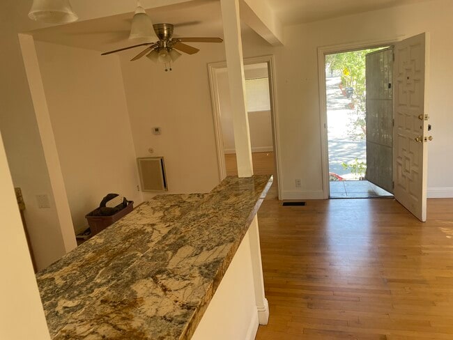 Building Photo - 1811 Verdugo Knolls Dr